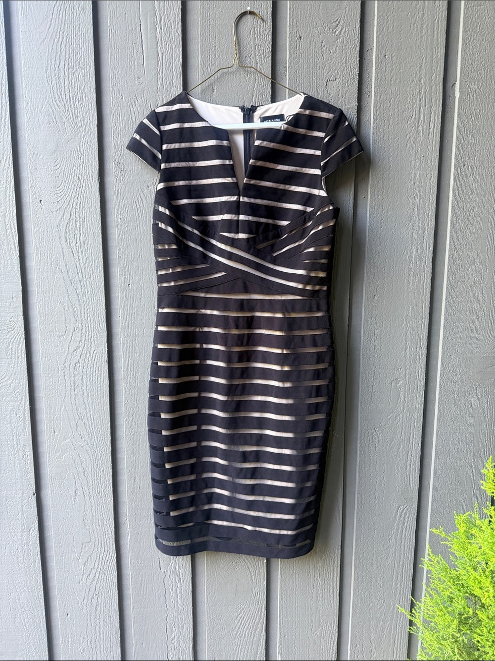 Adrianna Papell Striped CapSleeve Dress8 see pic for damaged area.Black & beige